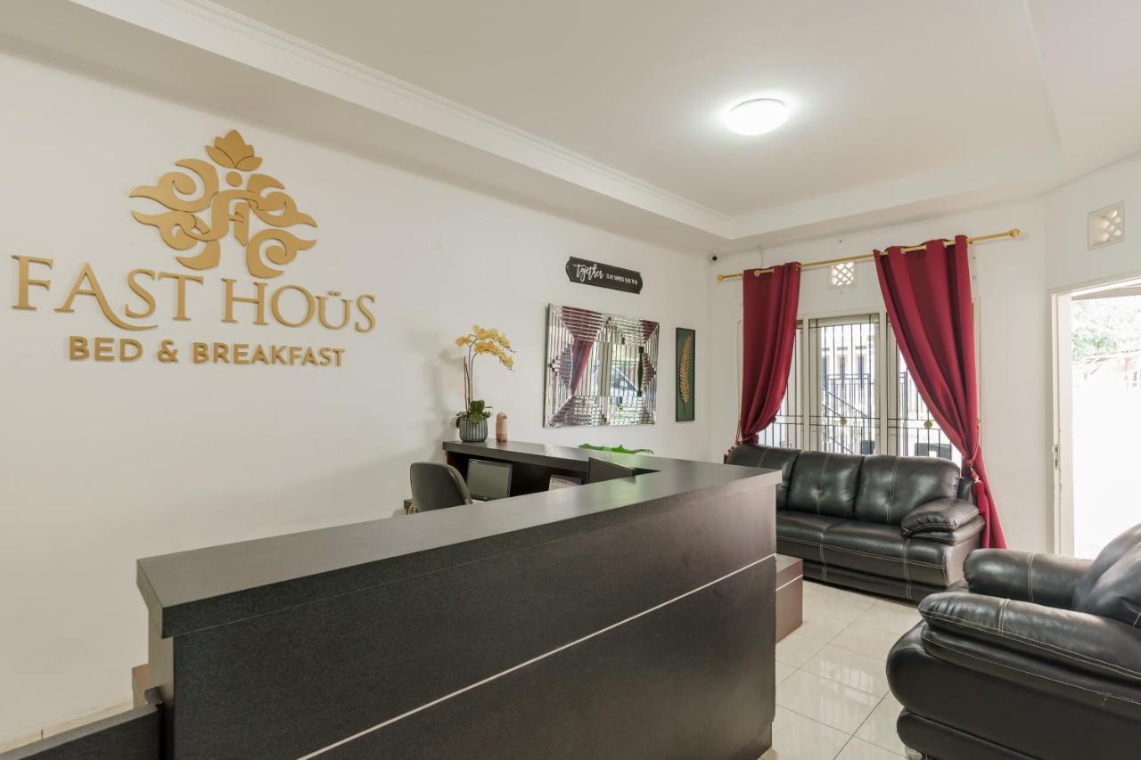 ホテル Fast Hous Syariah Bogor Mitra Reddoorz エクステリア 写真